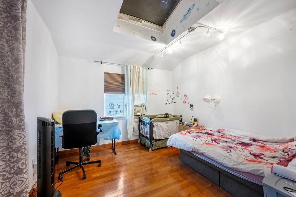 21 Leewood Loop Park Hill Staten Island NY 10304