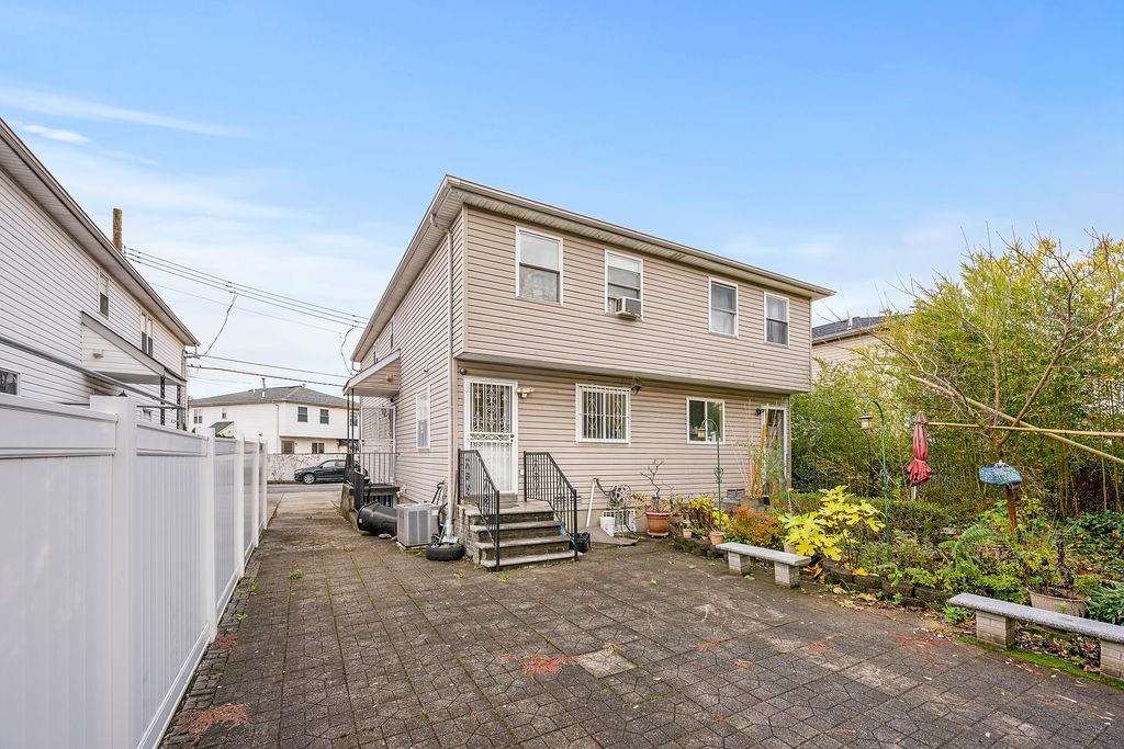 21 Leewood Loop Park Hill Staten Island NY 10304