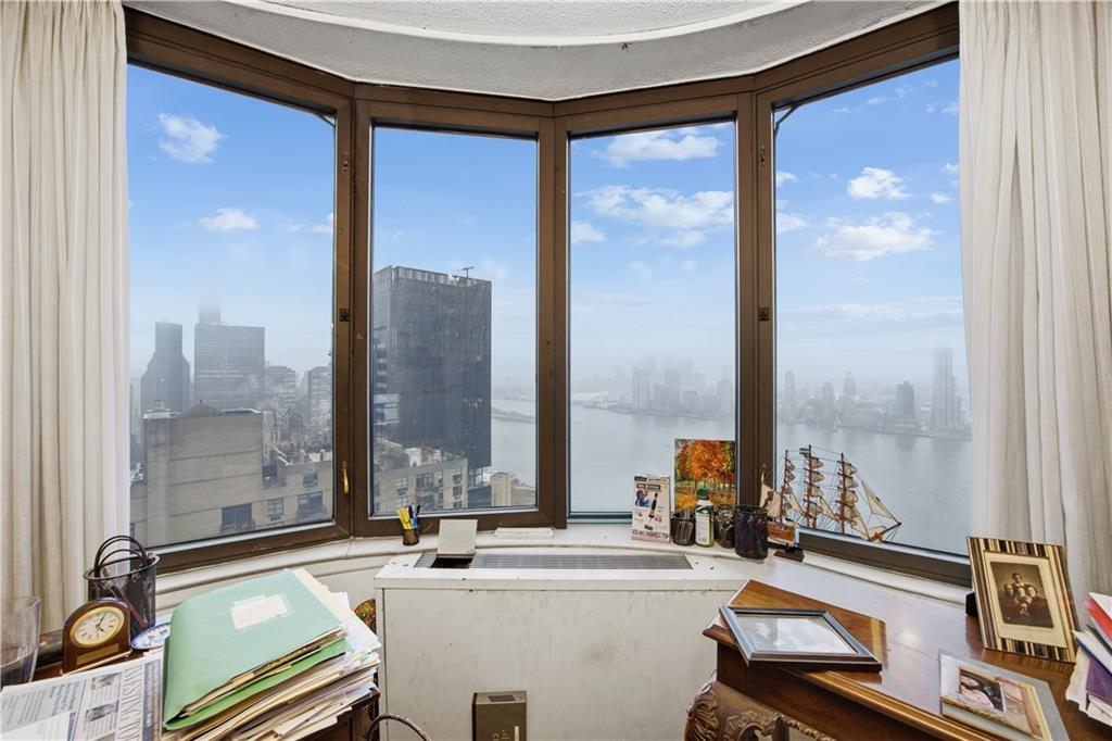 330 East 38th Street Murray Hill New York NY 10016