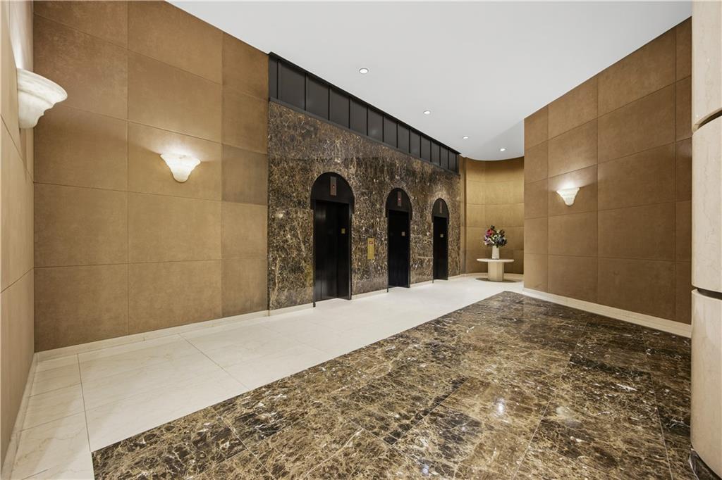 330 East 38th Street Murray Hill New York NY 10016