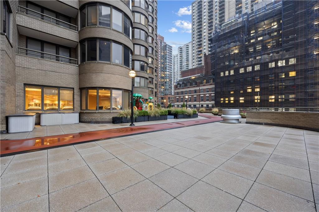 330 East 38th Street Murray Hill New York NY 10016