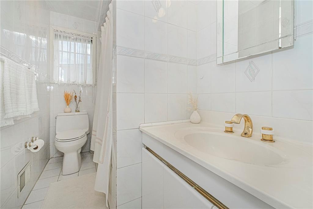 420 Stobe Avenue Midland Beach Staten Island NY 10306