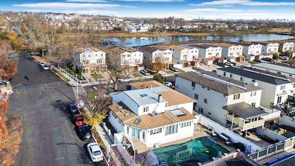 420 Stobe Avenue Midland Beach Staten Island NY 10306