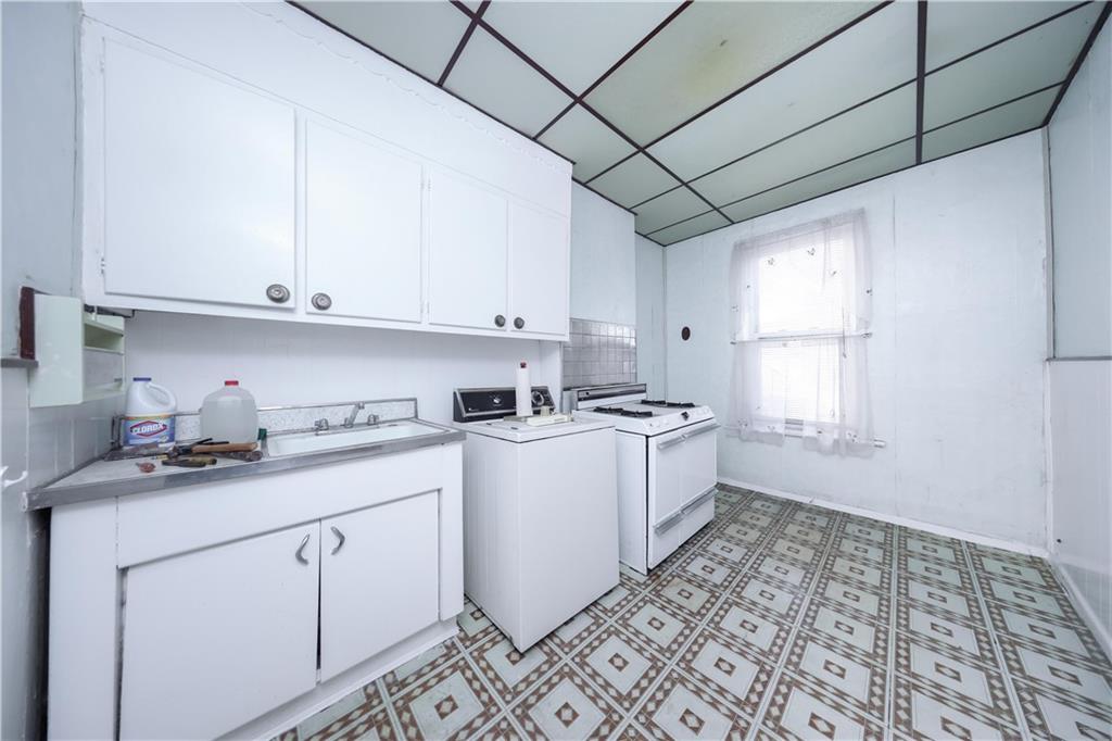 6821 16th Avenue Bensonhurst Brooklyn NY 11204