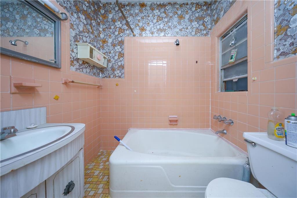 6821 16th Avenue Bensonhurst Brooklyn NY 11204