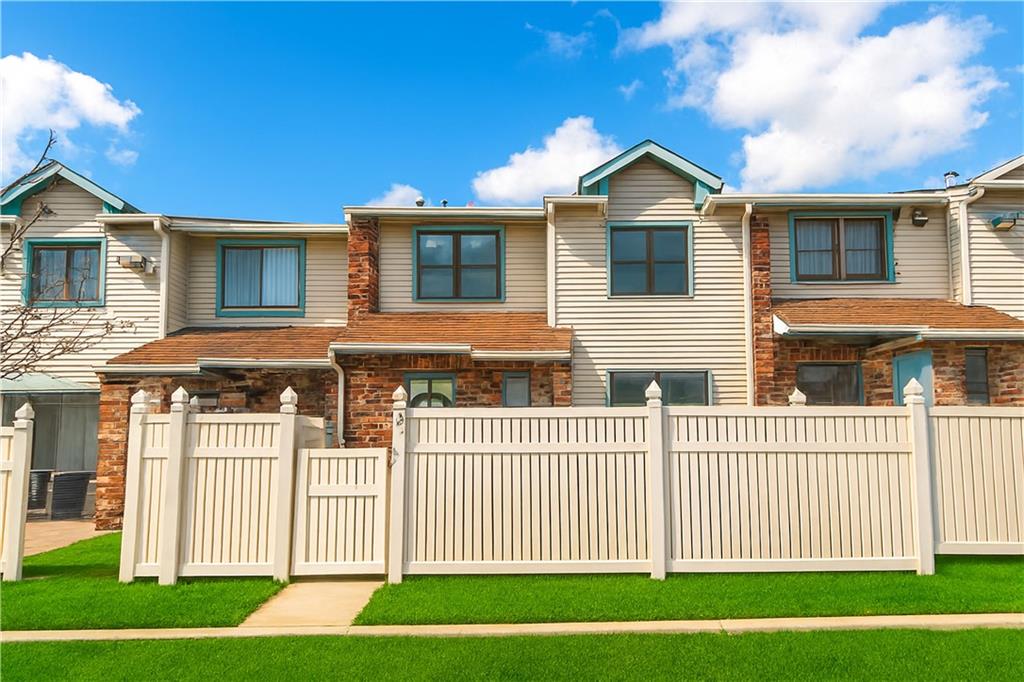 68 Gina Court New Springville Staten Island NY 10314