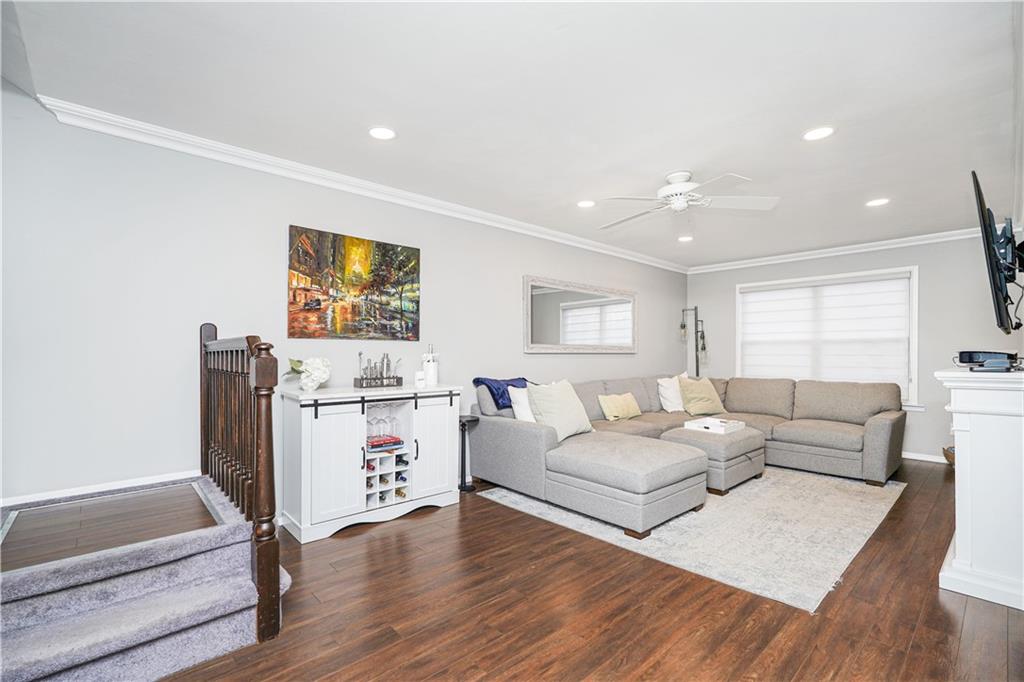 68 Gina Court New Springville Staten Island NY 10314