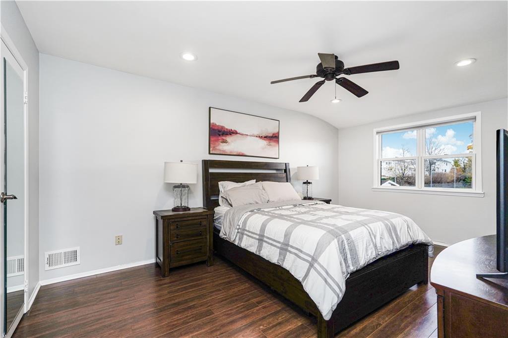 68 Gina Court New Springville Staten Island NY 10314