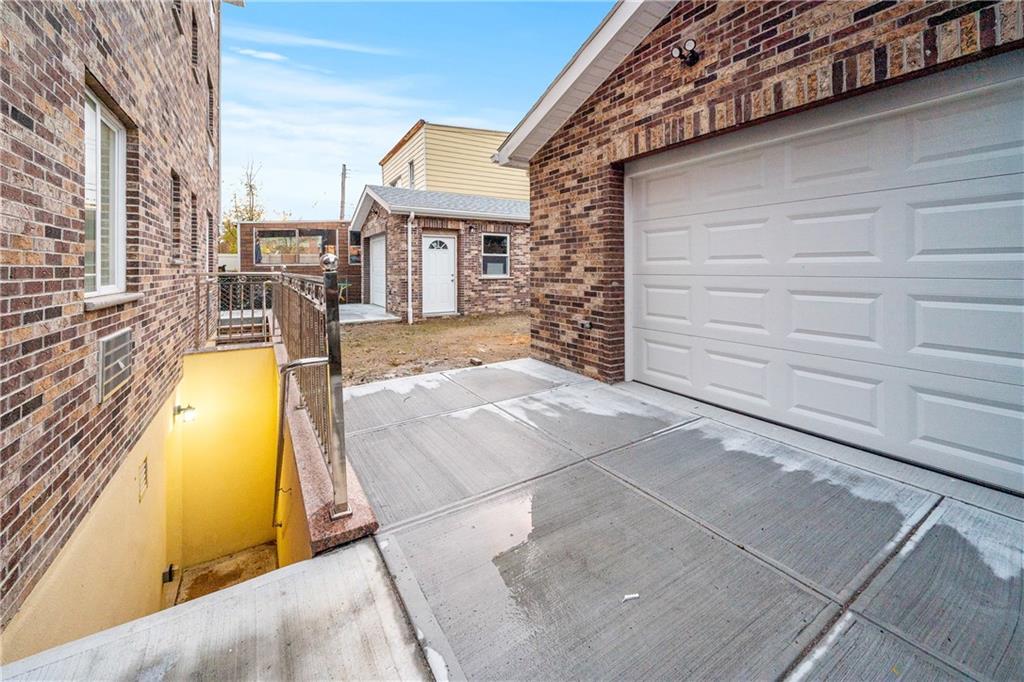 66-17 Clinton Avenue Maspeth Maspeth NY 11378