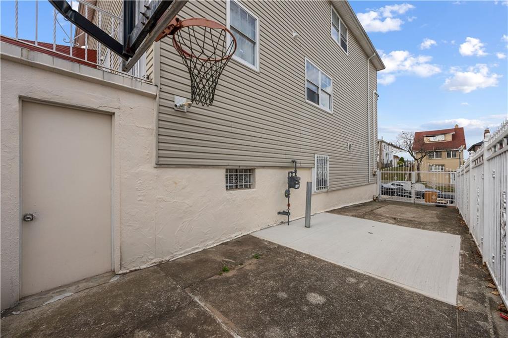 306 Hylan Boulevard Rosebank Staten Island NY 10305