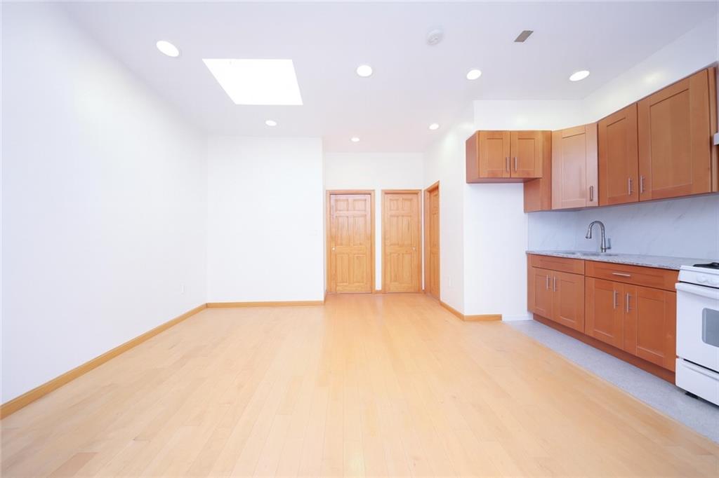 7616 18th Avenue Bensonhurst Brooklyn NY 11214