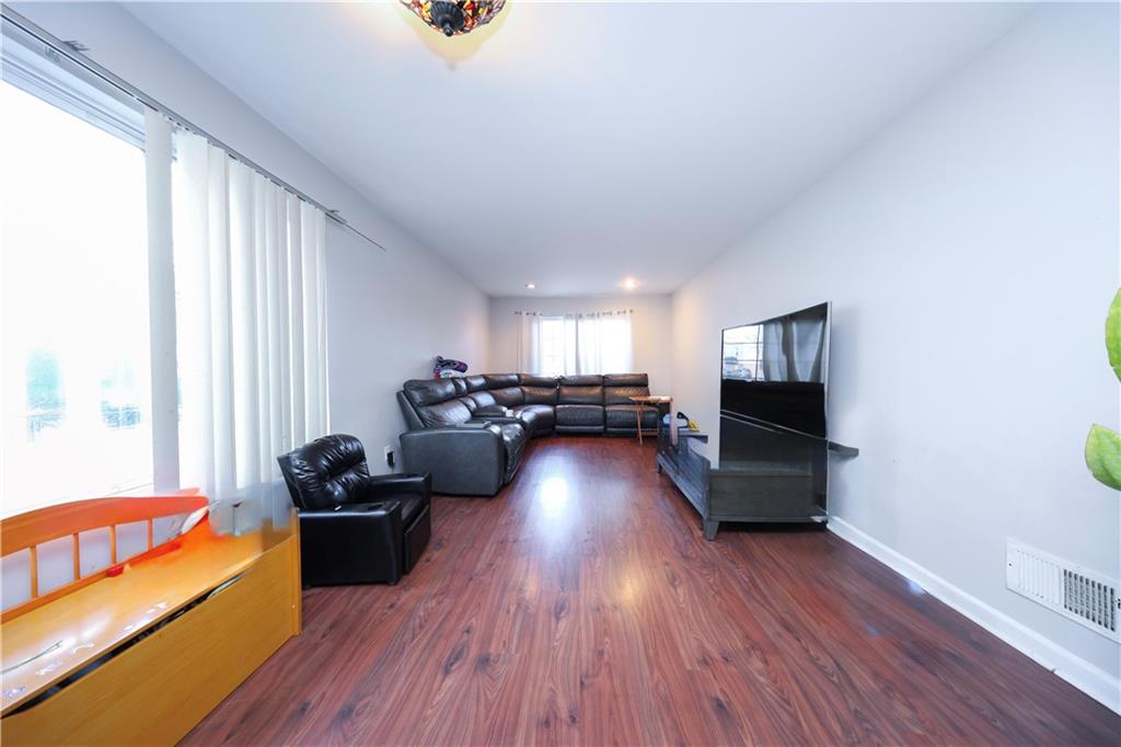 20A Buel Avenue Brooklyn NY 10304