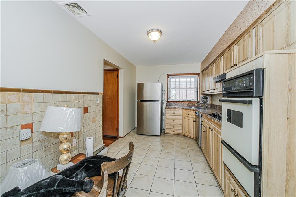 99 Park Hill Circle Clifton Staten Island NY 10304