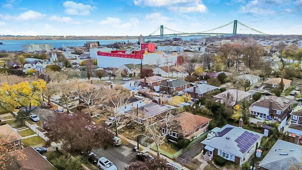 99 Park Hill Circle Clifton Staten Island NY 10304