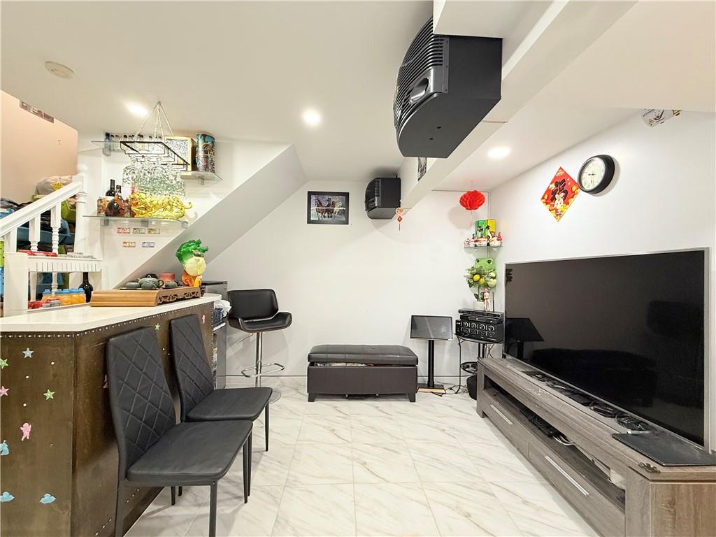 33 Geo Court Park Hill Staten Island NY 10304