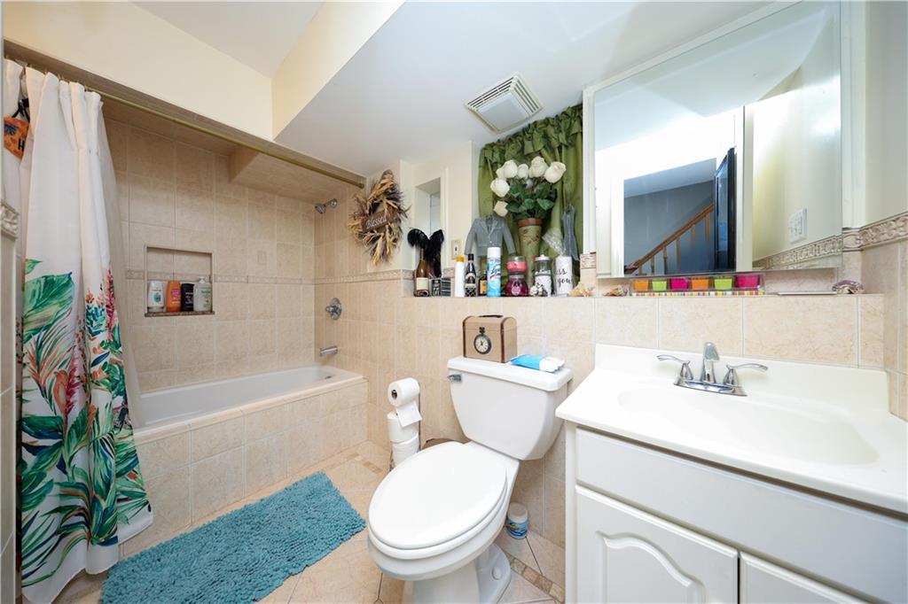 32 Belair Lane Rosebank Staten Island NY 10305