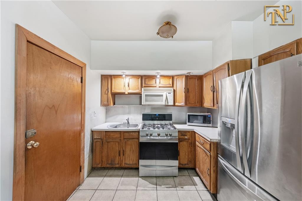 661 Euclid Avenue East New York Brooklyn NY 11208