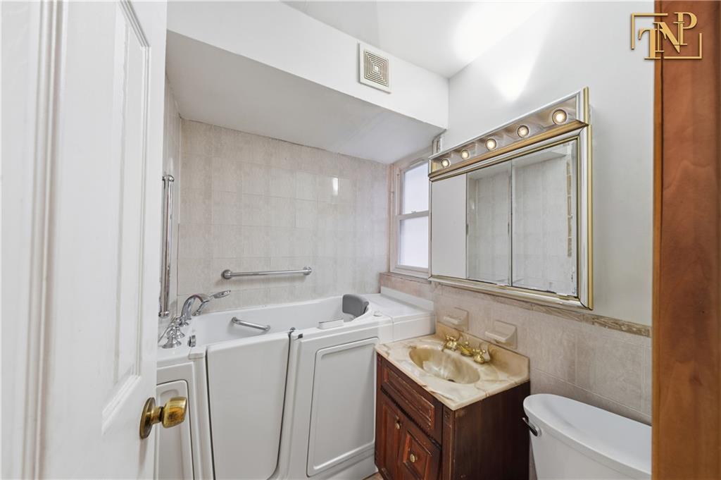 661 Euclid Avenue East New York Brooklyn NY 11208