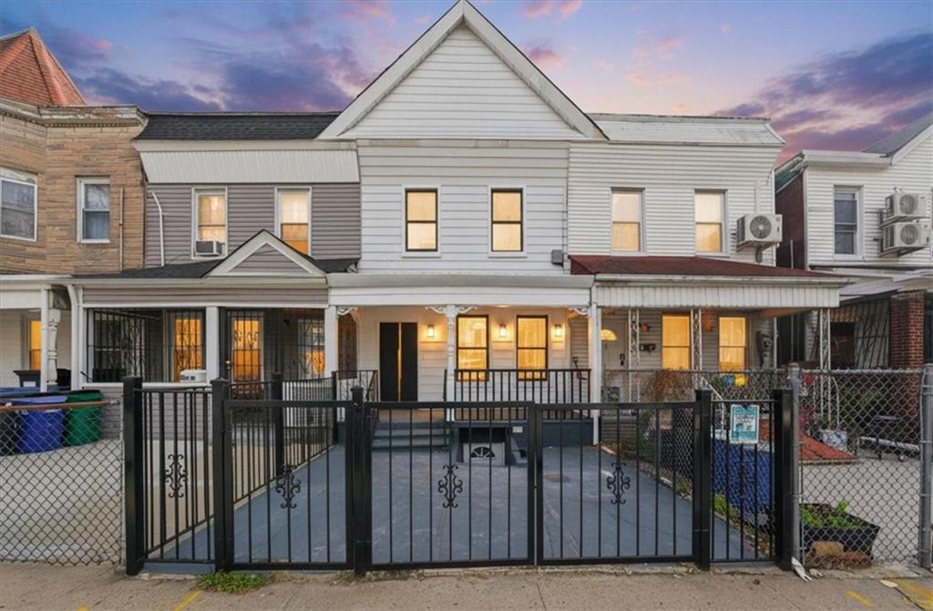 2862 Briggs Avenue Bedford Park Bronx NY 10458