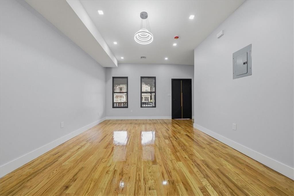 2862 Briggs Avenue Bedford Park Bronx NY 10458