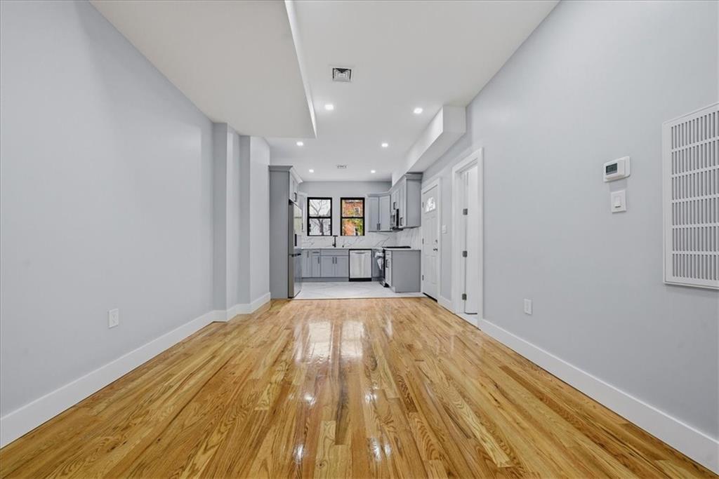 2862 Briggs Avenue Bedford Park Bronx NY 10458