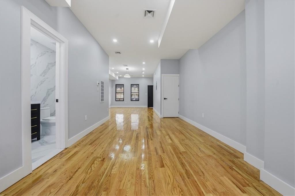 2862 Briggs Avenue Bedford Park Bronx NY 10458