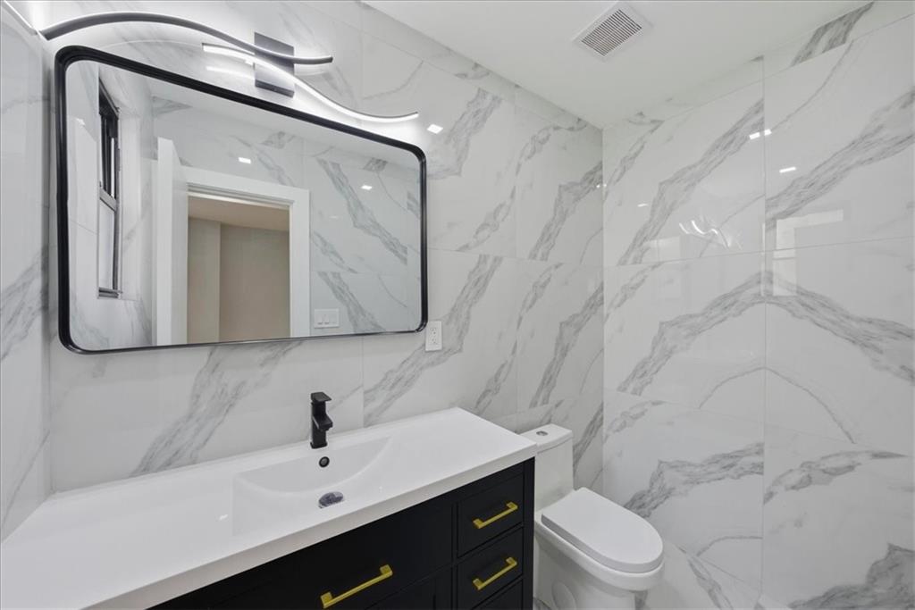 2862 Briggs Avenue Bedford Park Bronx NY 10458