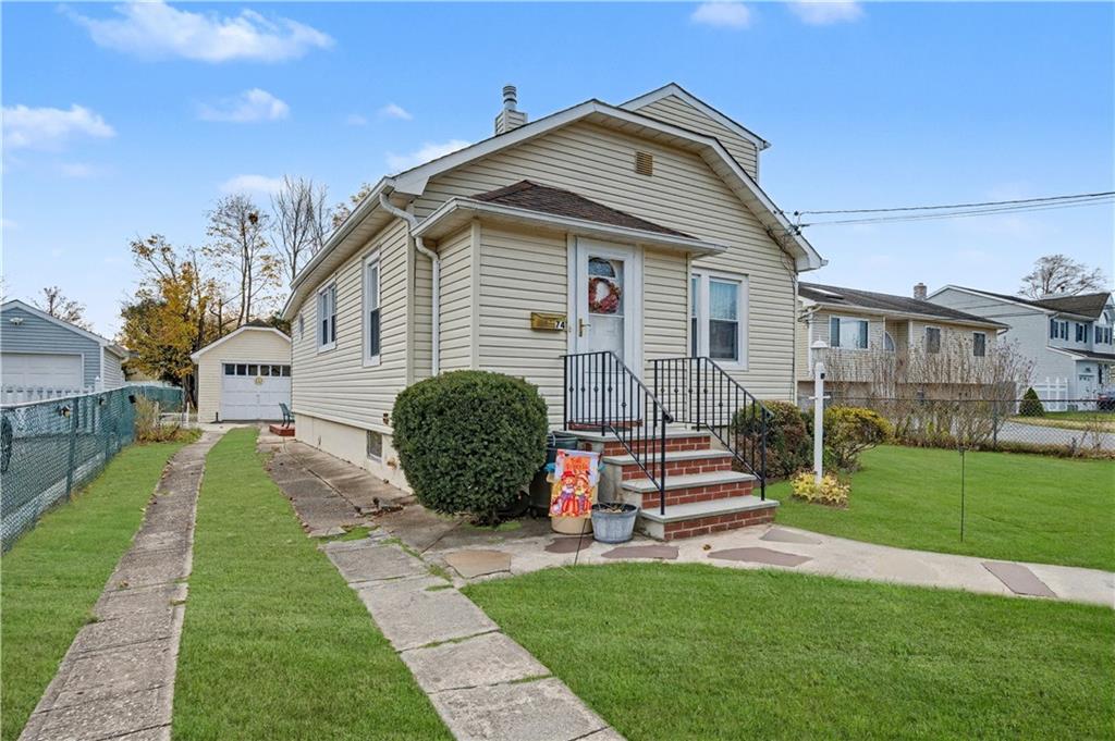 74 Nassau Street Out of NYC Islip NY 11752