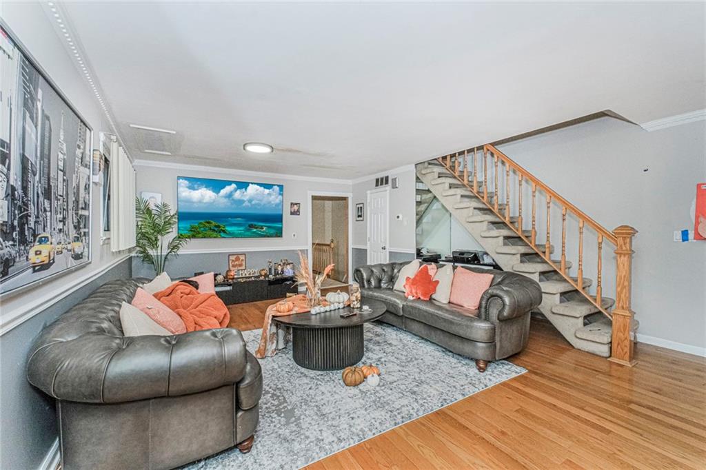 44 longdale Street Bulls Head Staten Island NY 10314