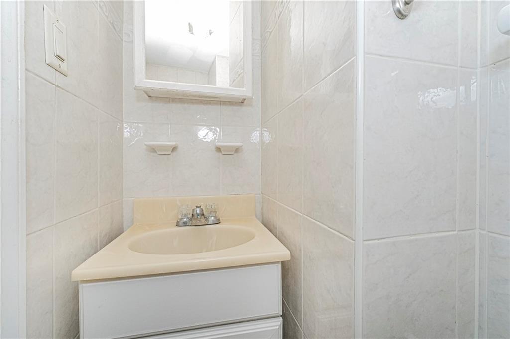 44 longdale Street Bulls Head Staten Island NY 10314