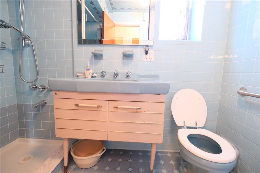 46 Bay 37th Street Bensonhurst Brooklyn NY 11214