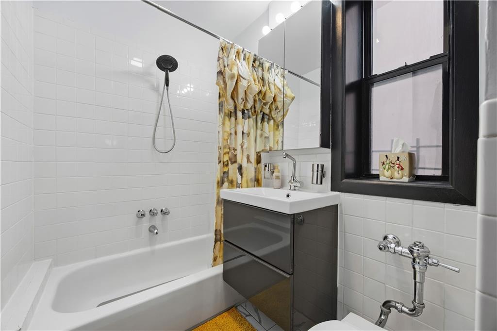 8735 Bay Parkway Bensonhurst Brooklyn NY 11214