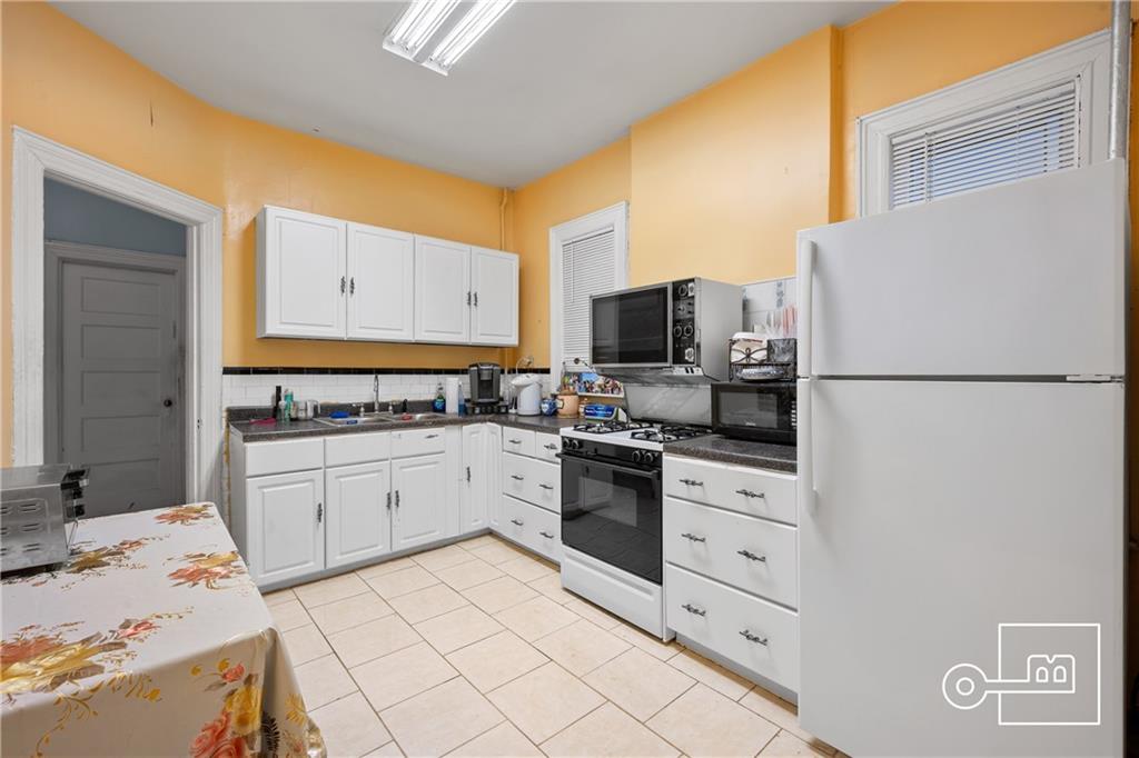 968 East 10th Street Midwood Brooklyn NY 11230