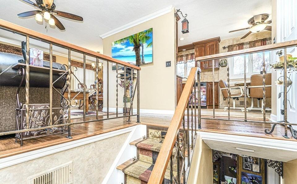 35 Nutwood Court Great Kills Richmond NY 10308