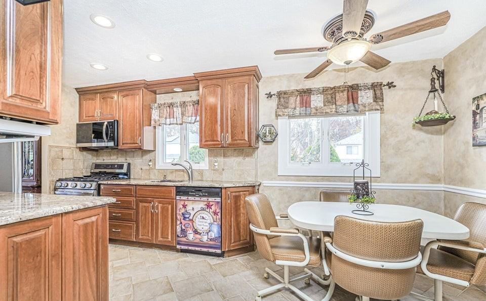 35 Nutwood Court Great Kills Richmond NY 10308