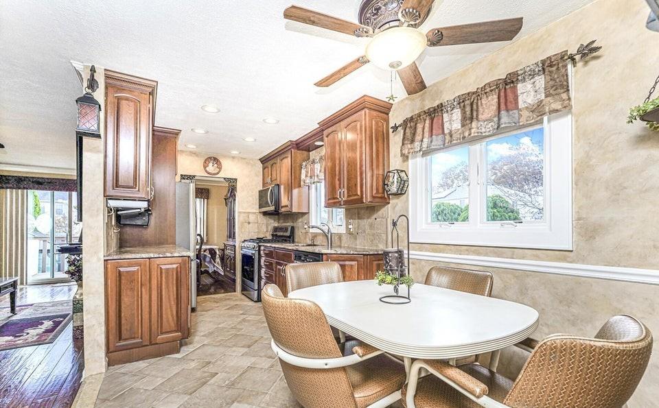 35 Nutwood Court Great Kills Richmond NY 10308