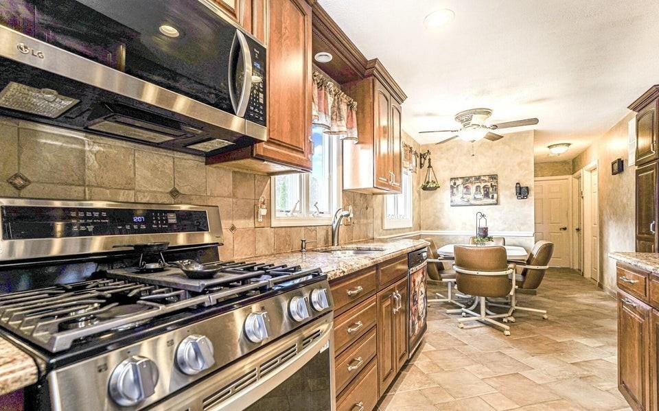 35 Nutwood Court Great Kills Richmond NY 10308