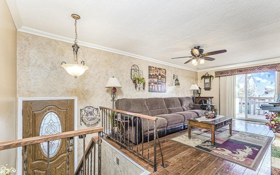 35 Nutwood Court Great Kills Richmond NY 10308