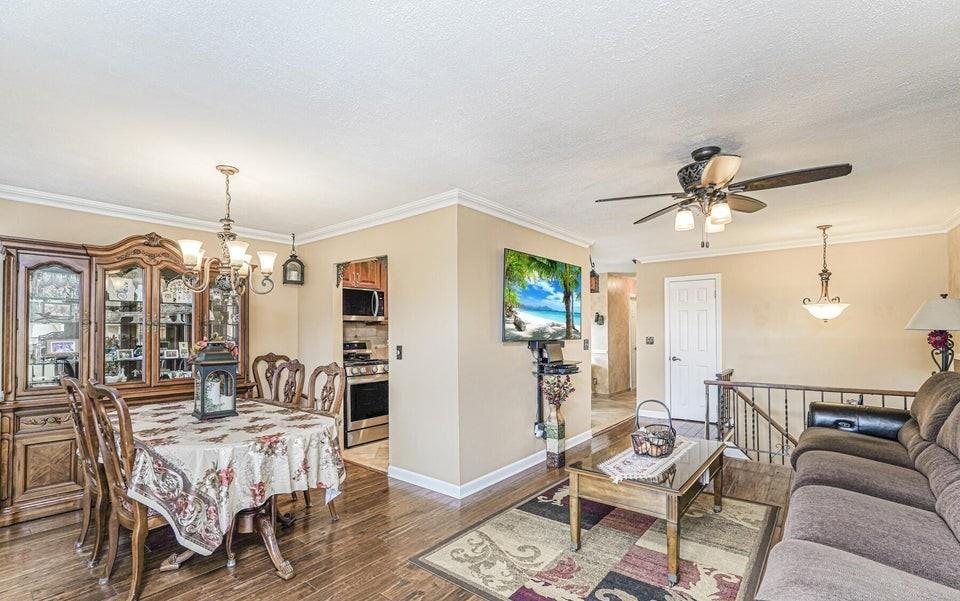 35 Nutwood Court Great Kills Richmond NY 10308