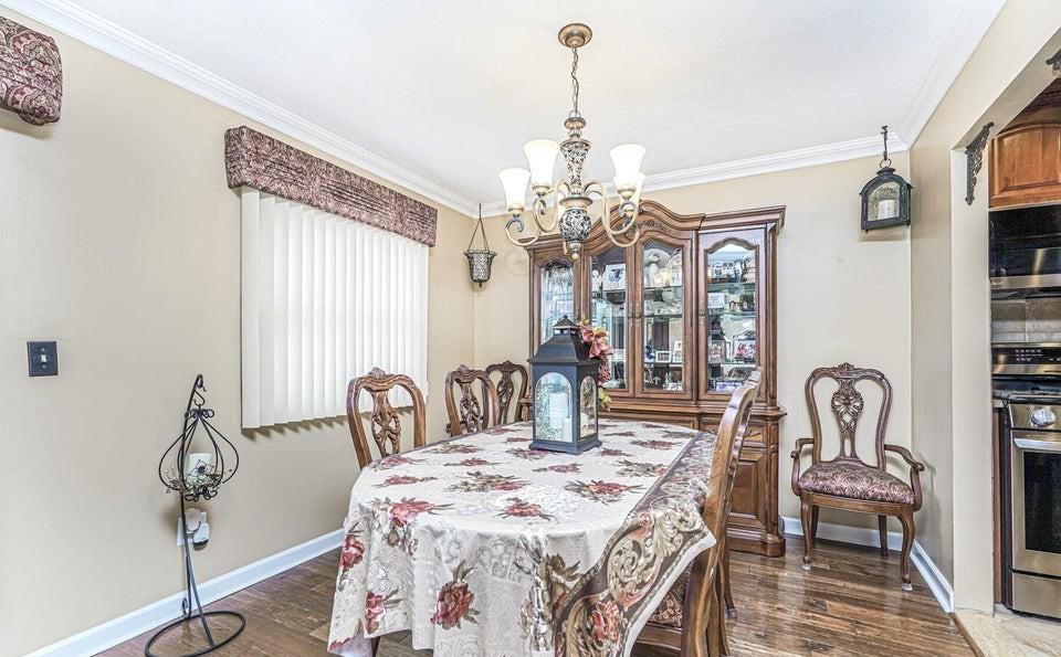 35 Nutwood Court Great Kills Richmond NY 10308