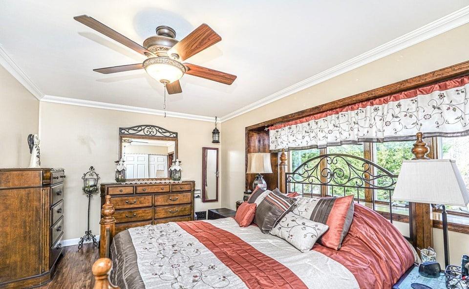 35 Nutwood Court Great Kills Richmond NY 10308