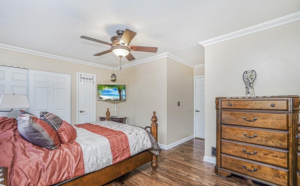 35 Nutwood Court Great Kills Richmond NY 10308