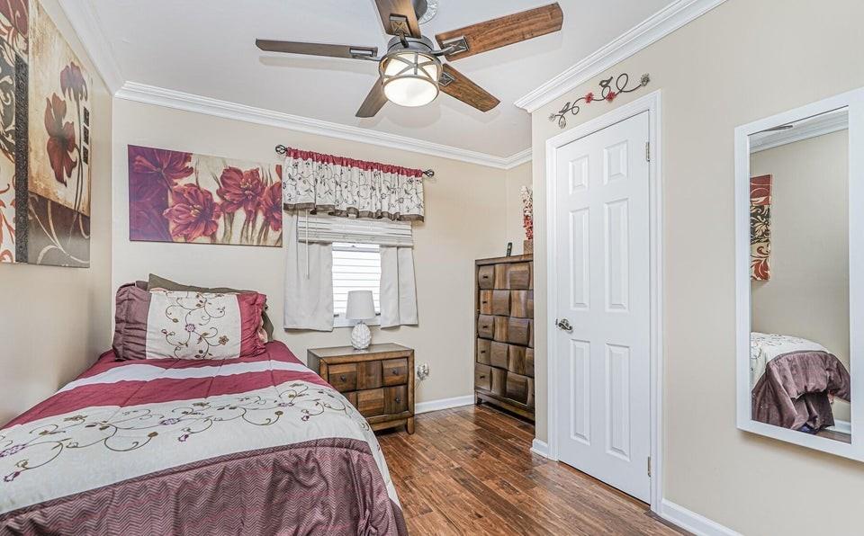 35 Nutwood Court Great Kills Richmond NY 10308