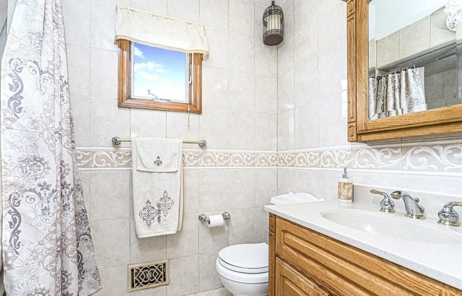 35 Nutwood Court Great Kills Richmond NY 10308