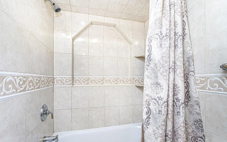 35 Nutwood Court Great Kills Richmond NY 10308