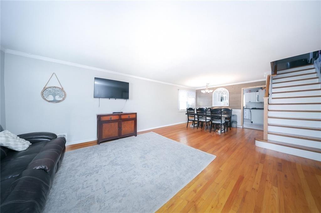 52 Pleasant Plains Avenue Pleasant Plains Staten Island NY 00000