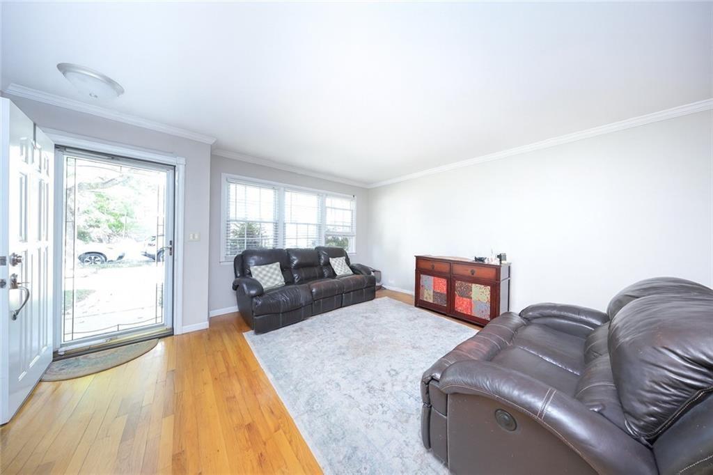 52 Pleasant Plains Avenue Pleasant Plains Staten Island NY 00000