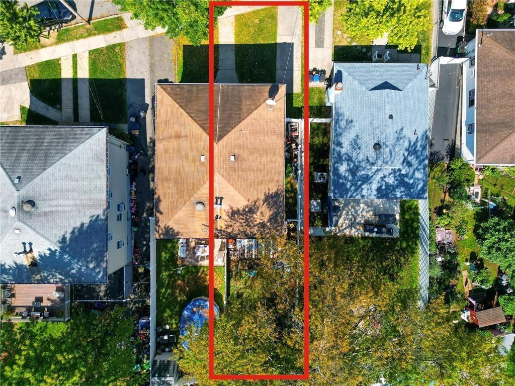 52 Pleasant Plains Avenue Pleasant Plains Staten Island NY 00000