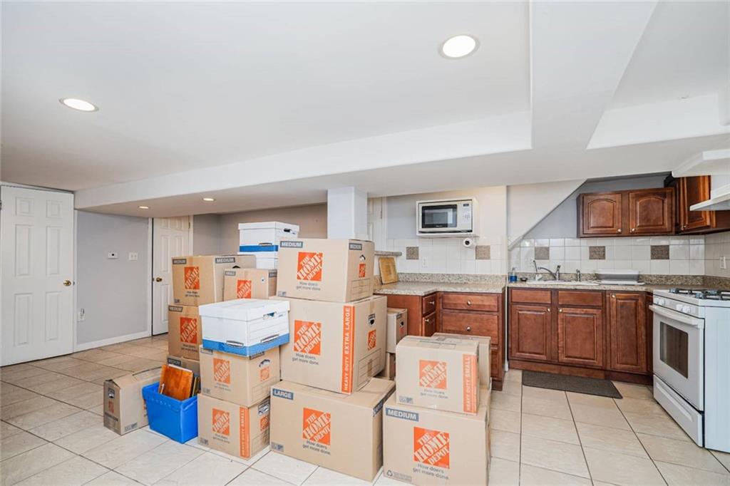 8686 Bay 16th Street Bensonhurst Brooklyn NY 11214