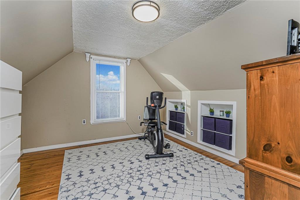 236 Fingerboard Road Shore Acres Staten Island NY 10305